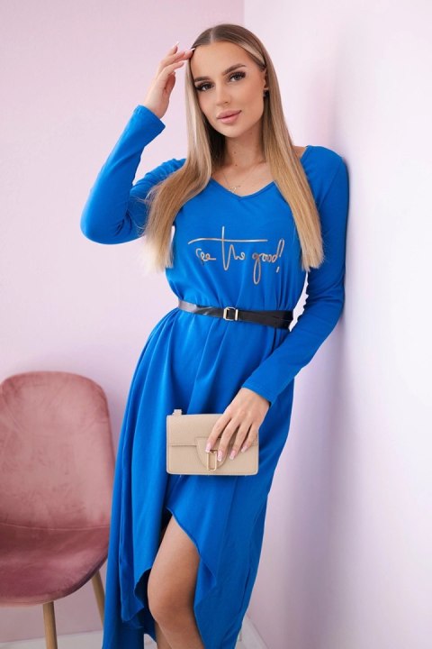 Sukienka z ozdobnym paskiem i napisem chabrowa