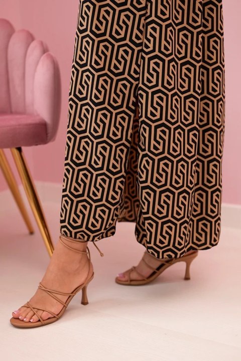 Sukienka damska na ramiączkach z hexagonalnym wzorem camelowa