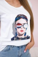 Bluzka z grafiką kobiety biała