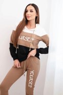 Komplet z nadrukiem Yourself ecru+camelowy