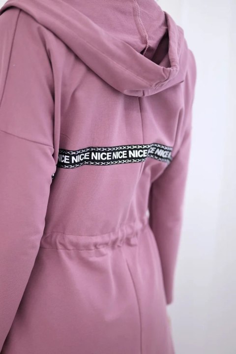 Narzutka z dłuższym tyłem ciemno różowa