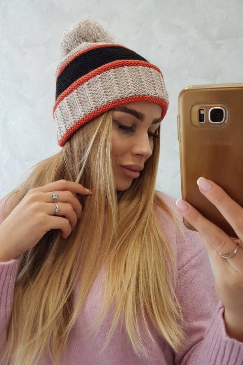 Czapka damska Kinga K297 jasny beżowy+czarny