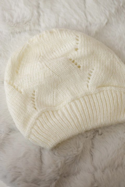 Czapka damska Ingrid K371 ecru