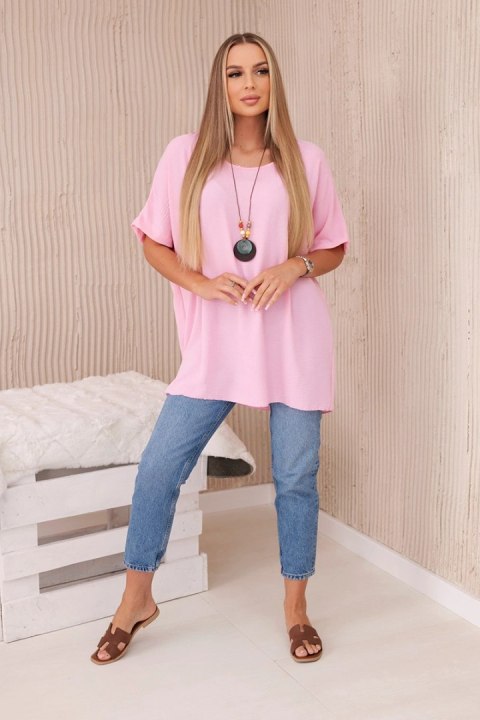 Bluzka oversize z wisiorkiem jasny różowy