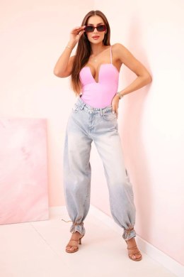 Bluzka body damska na ramiączka z marszczeniem i dekoltem V jasno różowa