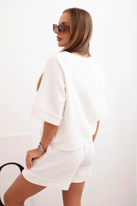 Komplet damski masełko z bluzka z krótkim rękawem i spodenki z gumką ecru