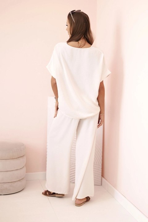 Komplet damski z wiskozy z ozdobnym kwiatem i szerokimi spodniami beżowy