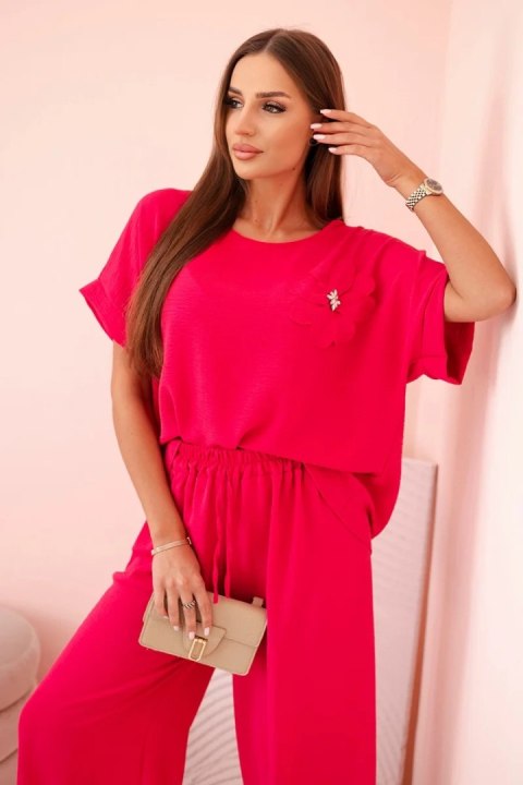 Komplet damski z wiskozy z ozdobnym kwiatem i szerokimi spodniami fuksja