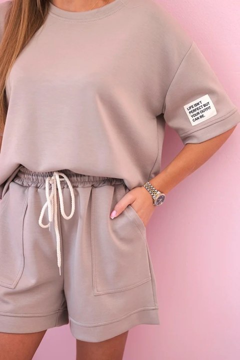 Komplet damski masełko z szortami z wysokim stanem ciemny beżowy