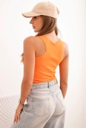 Bluzka damska prążkowana na ramiączkach z ozdobną naszywką ciemno pomarańczowa