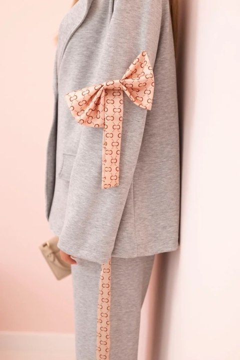 Komplet damska z wiskozą - marynarka z klapami i spodnie z lampasem szary