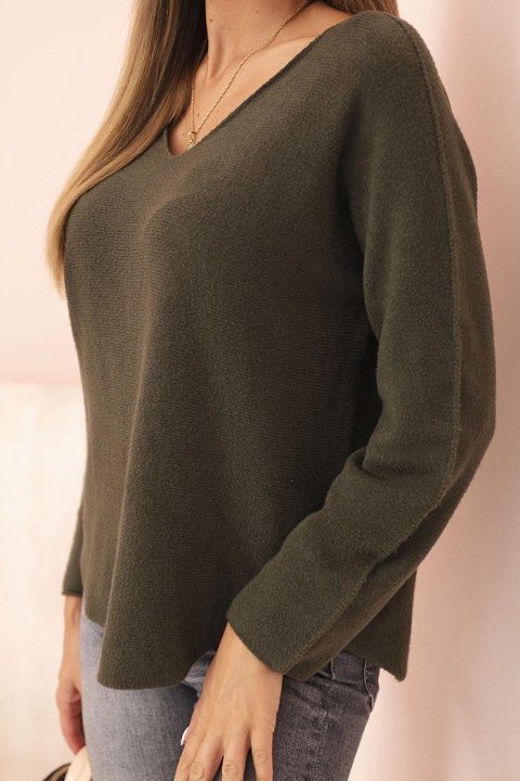 Sweter damska z wiskozą z dekoltem w serek ciemny khaki