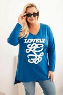 Bluzka damska Plus Size bawełniana z napisem i dekoltem V chabrowa