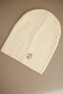 Czapka damska prążkowana z ozdobnym guzikiem z dodatkiem wiskozy i modalu ecru