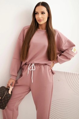 Komplet damski masełkowy z luźną bluzą i spodniami z napisem LOVE ciemno różowy