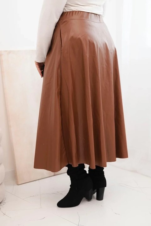 Spódnica damska Plus Size z ekoskóry z gumką i troczkiem w pasie camelowa