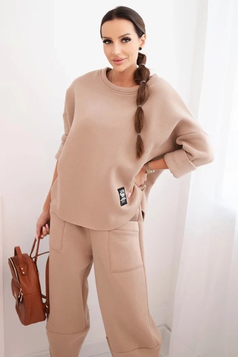 Komplet damski dresowy z grubszego materiału z szerokimi nogawkami beżowy