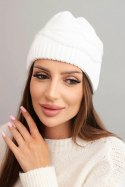 Czapka damska zimowa wełniana z ozdobnym splotem K429 biała