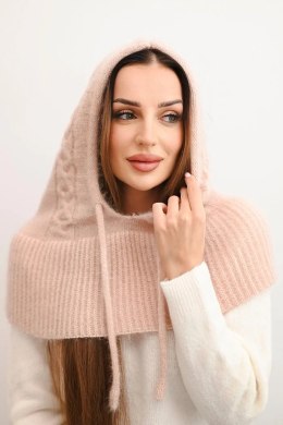Czapka kaptur damski z wiązaniem i warkoczowym splotem jasny pudrowy róż
