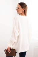 Sweter damski z dodatkiem moheru i wełny o luźnym fasonie ecru