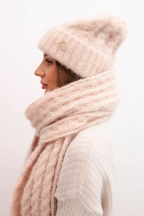Komplet damski czapka i szalik prążkowany z ozdobą beżowy