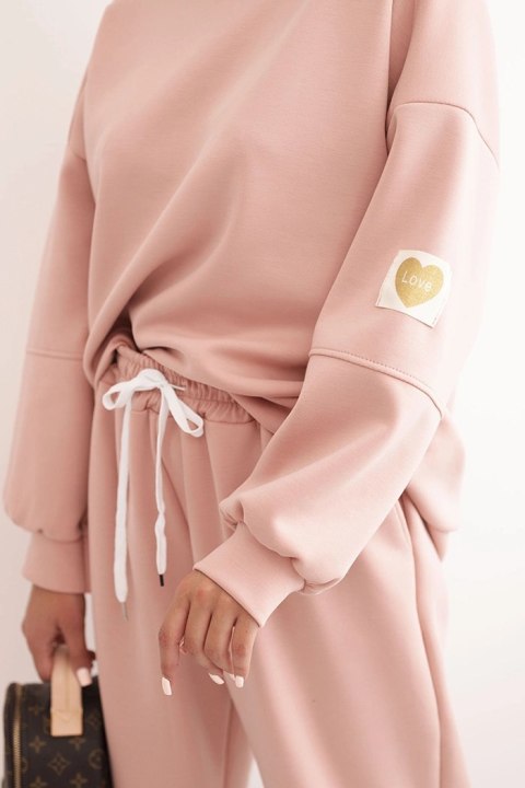 Komplet damski masełkowy z luźną bluzą i spodniami z napisem LOVE ciemny pudrowy róż