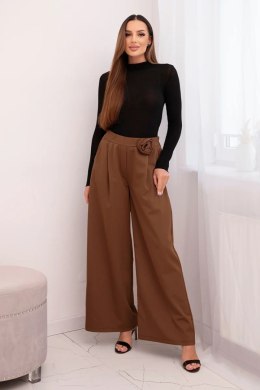 Spodnie damskie eleganckie z szeroką nogawką i ozdobnym kwiatem jasno brązowe