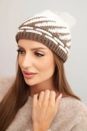 Czapka damska zimowa wełniana z geometrycznym wzorem i dżetami K469 ecru
