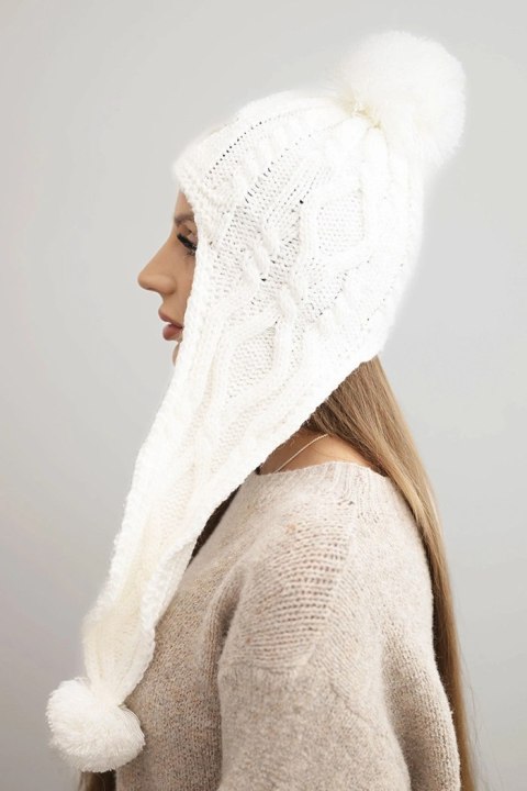 Czapka damska zimowa wełniana z pomponami i przedłużanymi bokami K448 biała