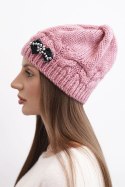 Czapka damska zimowa z ozdobną kokardką i splotem warkoczowym K438 różowa