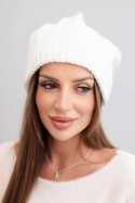 Czapka damska zimowa z uszkami i prążkowanym splotem K440 biała