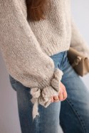 Sweter damski z dodatkiem moheru z grubym splotem i ozdobnymi rękawami ciemno beżowy