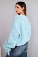 Sweter damski z dodatkiem moheru z grubym splotem i ozdobnymi rękawami niebieski