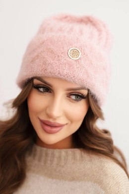 Czapka damska prążkowana z wiskozy puszysta z ozdobnym metalowym guzikiem pudrowy róż