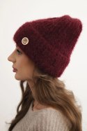 Czapka damska zimowa z puszystej dzianiny i z eleganckim guzikiem bordowa