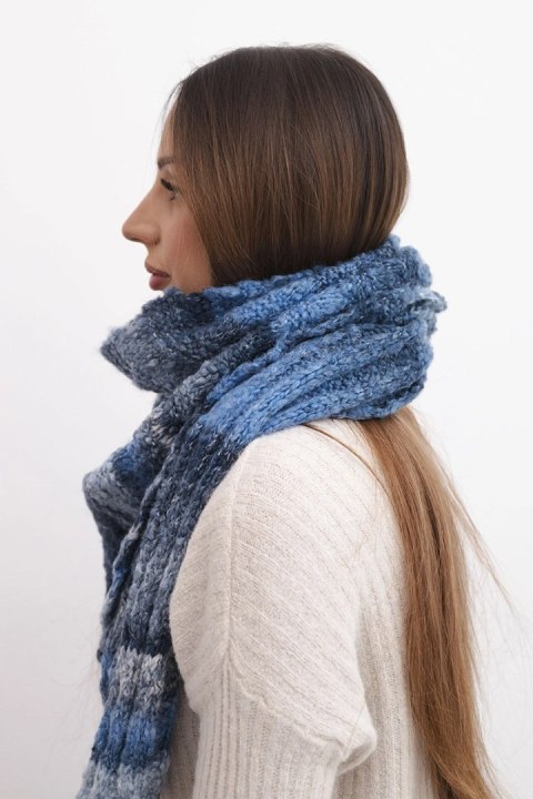 Szalik damski wełniany miękki i ciepły w kolorowe pasy KN19 jeansowy