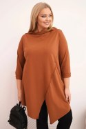 Bluzka damska bawełniana Plus Size asymetryczna z podwijanym rękawem ciemno camelowa