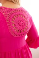 Sukienka damska Plus Size wiskozowa z ażurowym zdobieniem fuksja