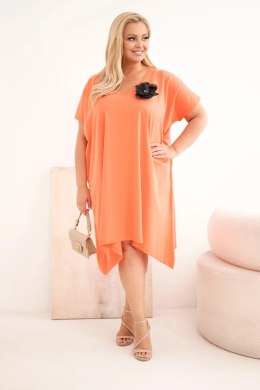 Sukienka damska Plus Size bawełniana z broszką i dekoltem koralowa